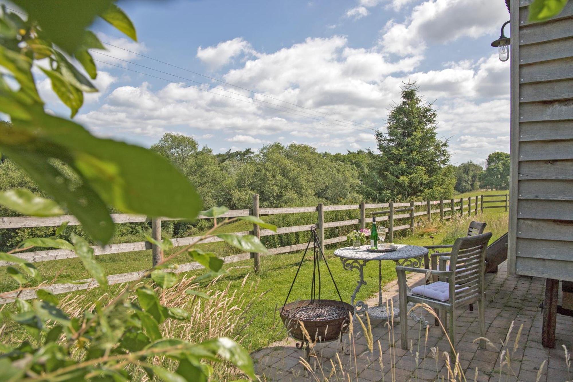 The Parlour, For Alton Towers & The Peak District Vila Uttoxeter Exterior foto
